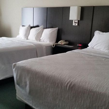 Gold Vault Inn Radcliff Екстериор снимка