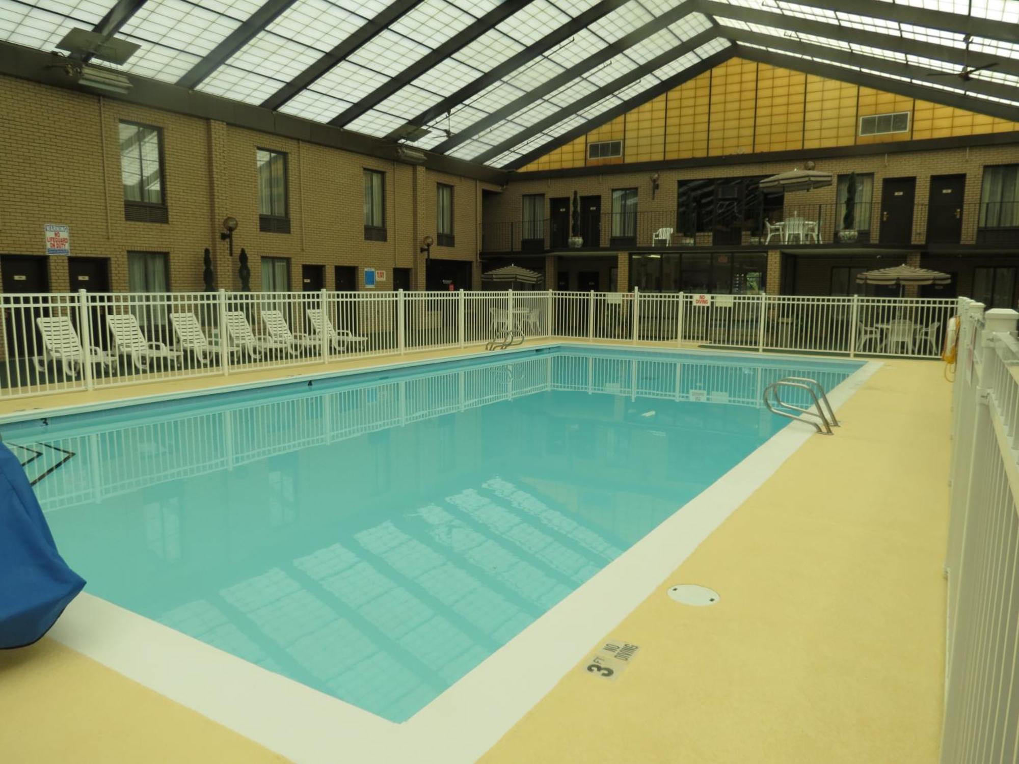 Gold Vault Inn Radcliff Екстериор снимка