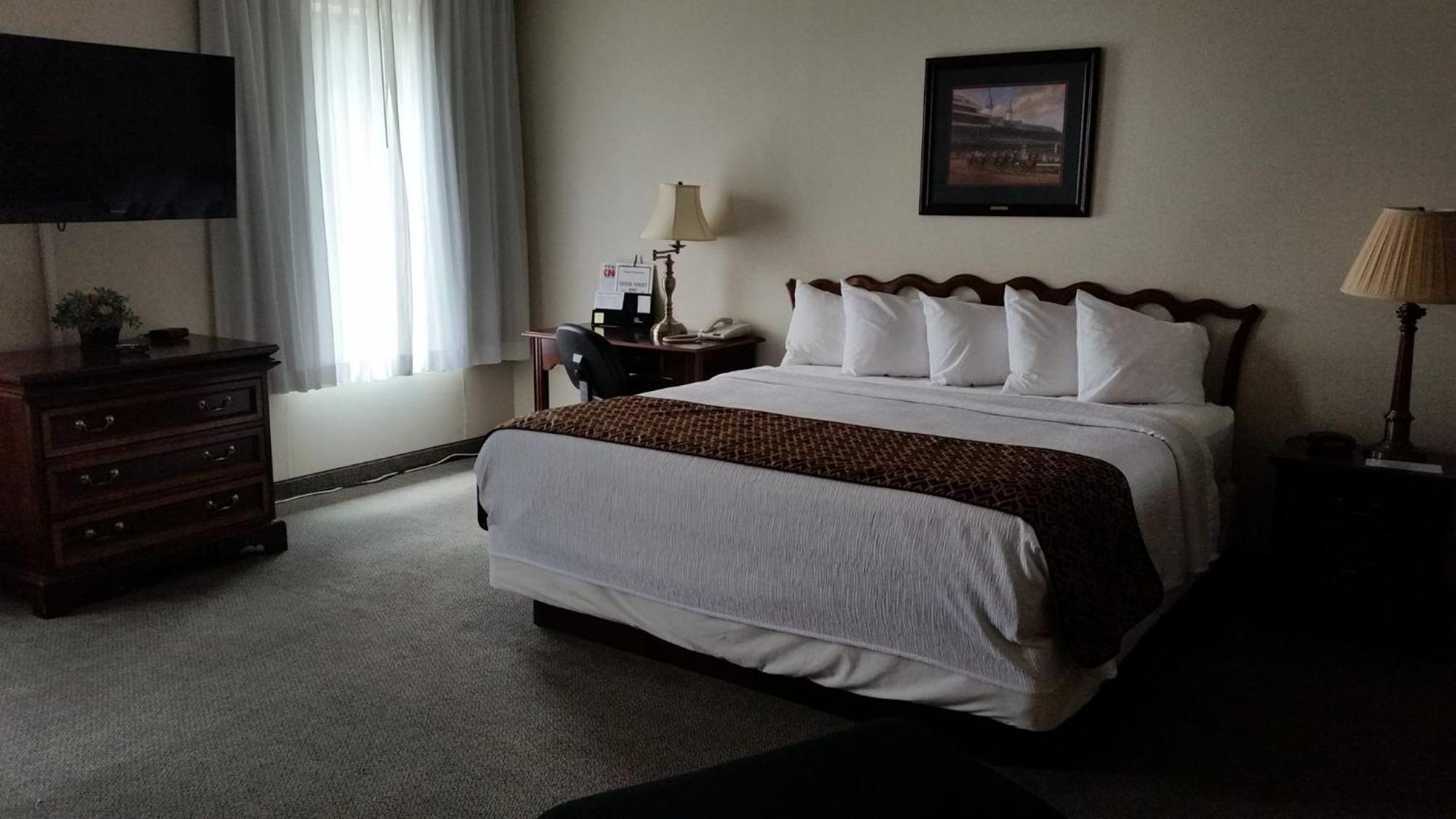 Gold Vault Inn Radcliff Екстериор снимка
