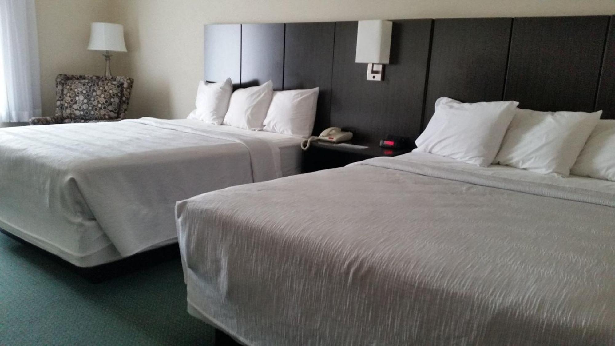 Gold Vault Inn Radcliff Екстериор снимка