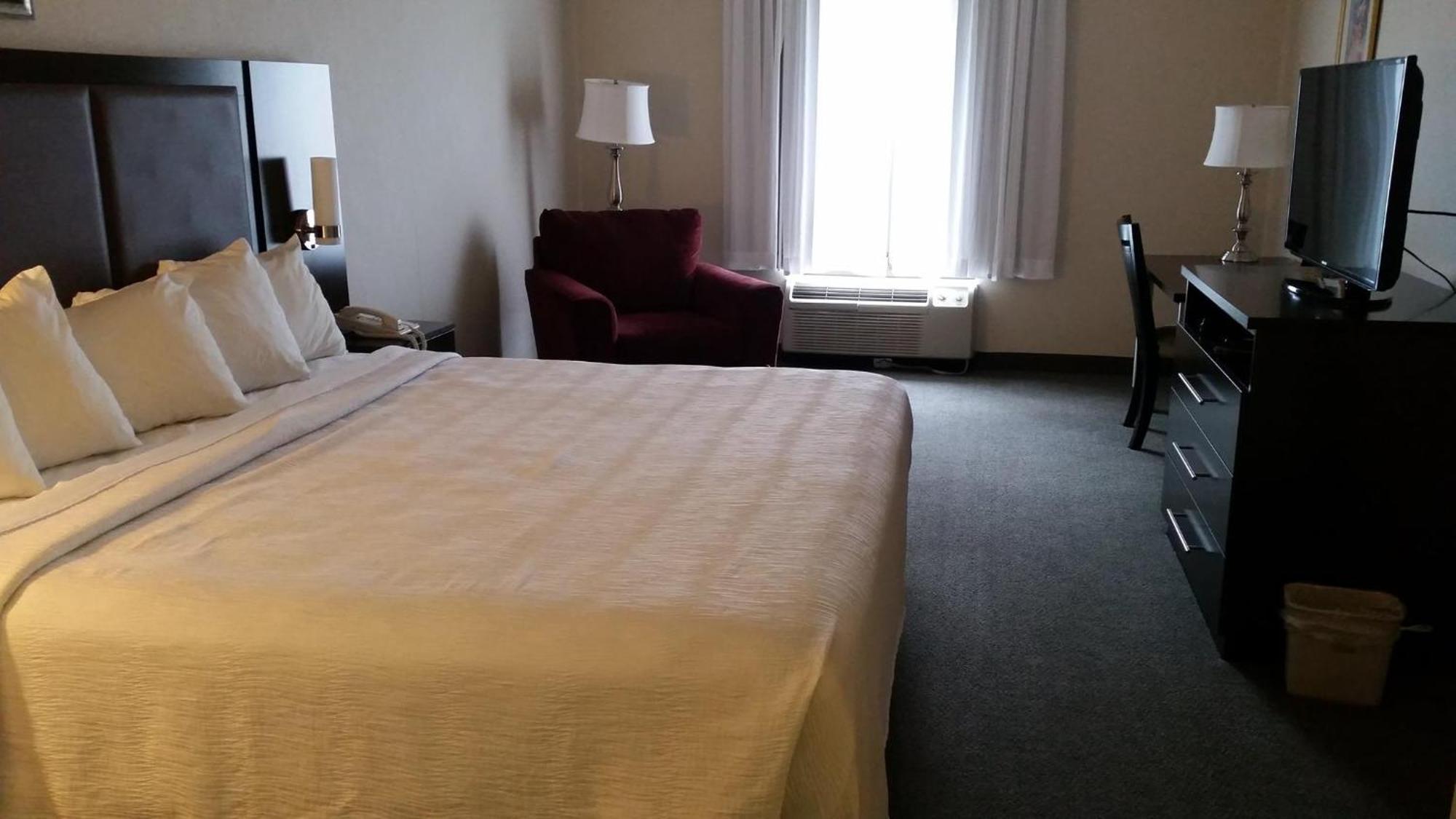 Gold Vault Inn Radcliff Екстериор снимка