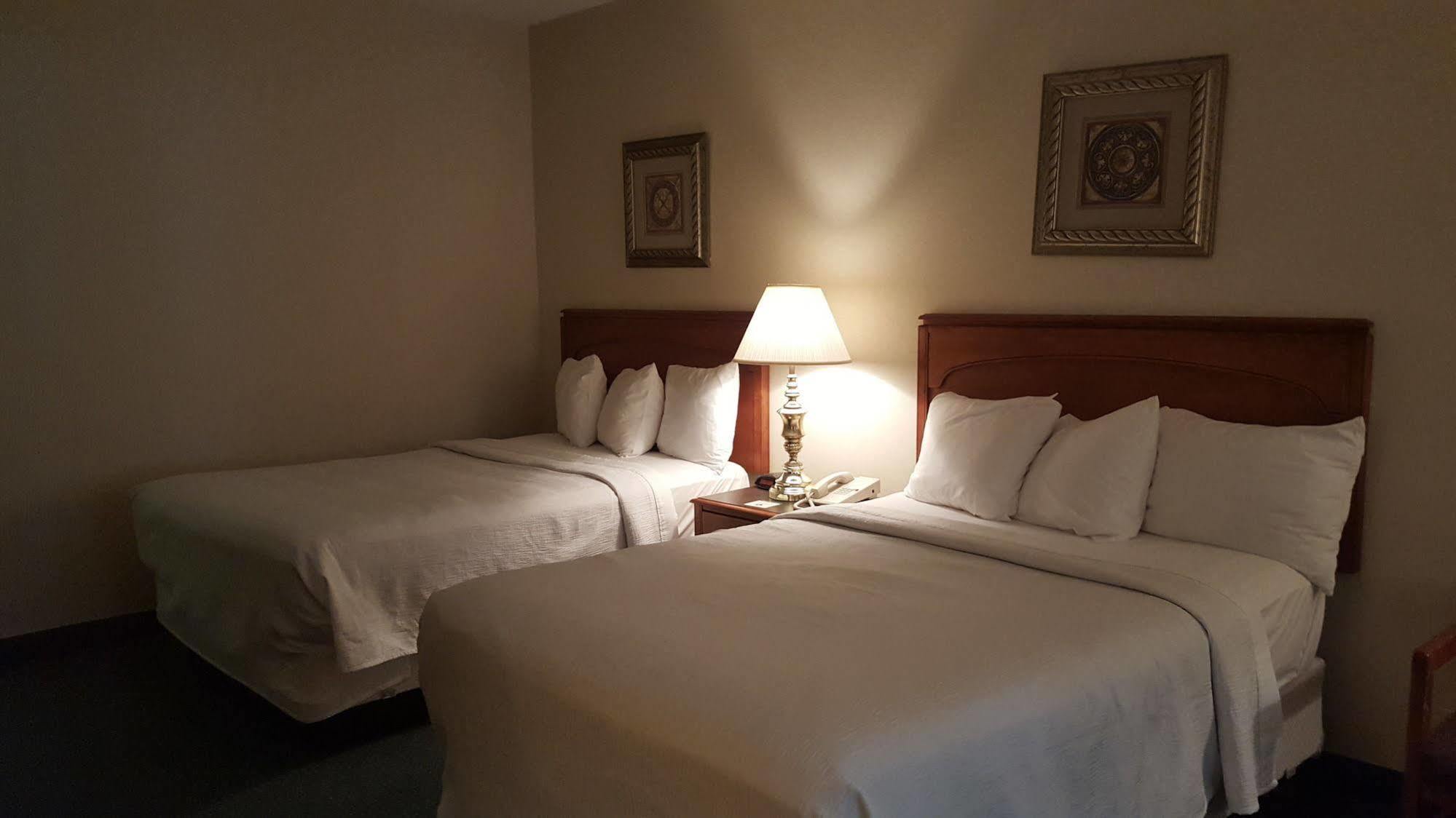 Gold Vault Inn Radcliff Екстериор снимка
